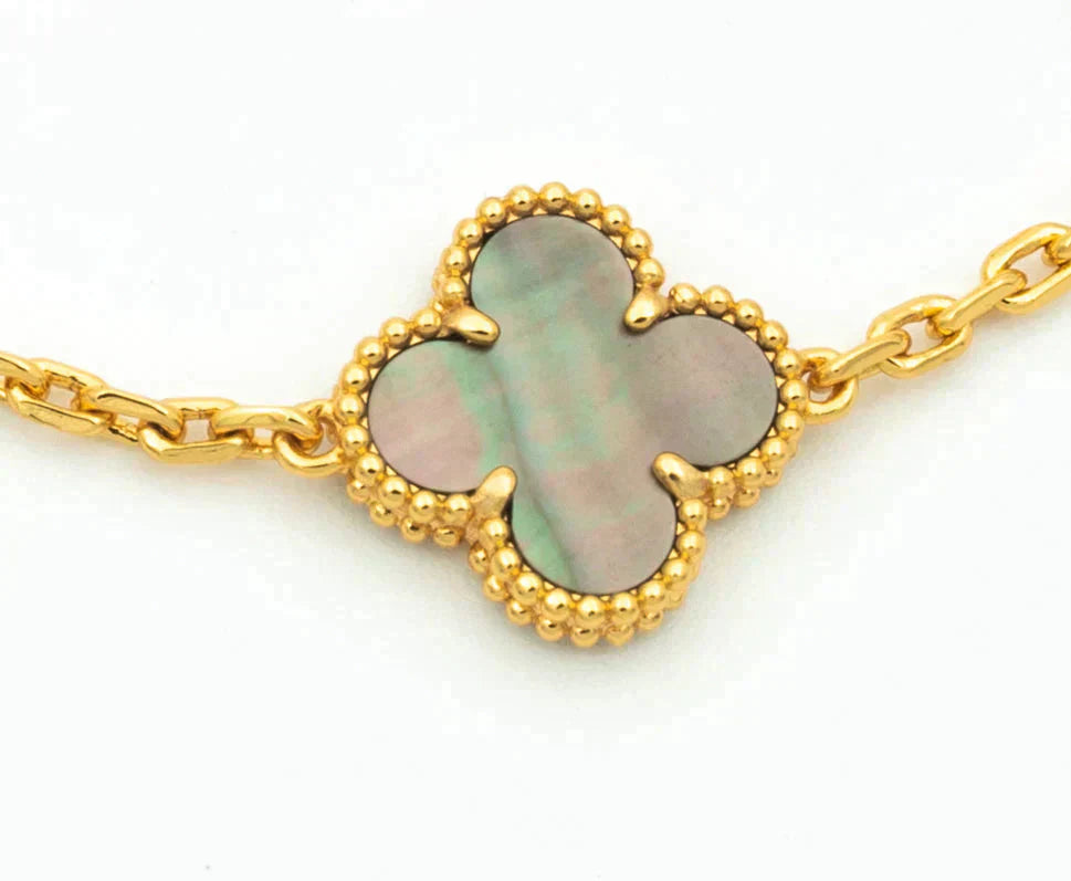 [⭐JeweliWhal] CLOVER 5 MOTIF GRAY MOP BRACELET COLLECTION