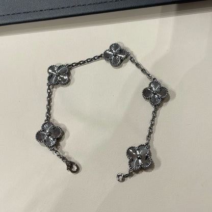 [⭐JeweliWhal]CLOVER 5 MOTIF BLACK BRACELET