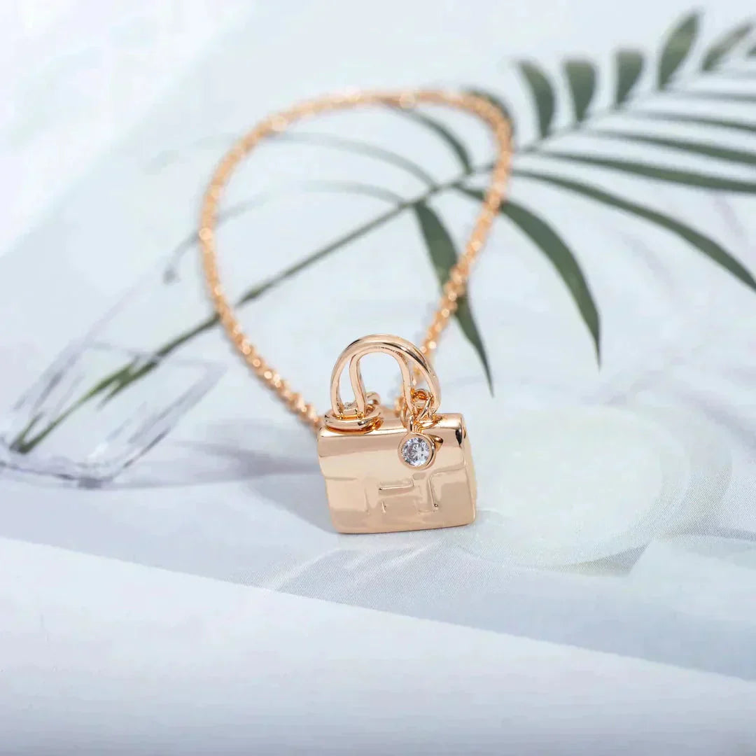 [⭐JeweliWhal]AMULETTE PEDANT ROSE GOLD NECKLACE