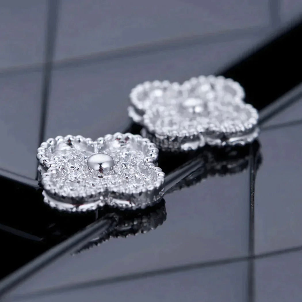 [⭐JeweliWhal] أقراط مسمارية ألماسية بتصميم CLOVER 1 MOTIFS من الفضة