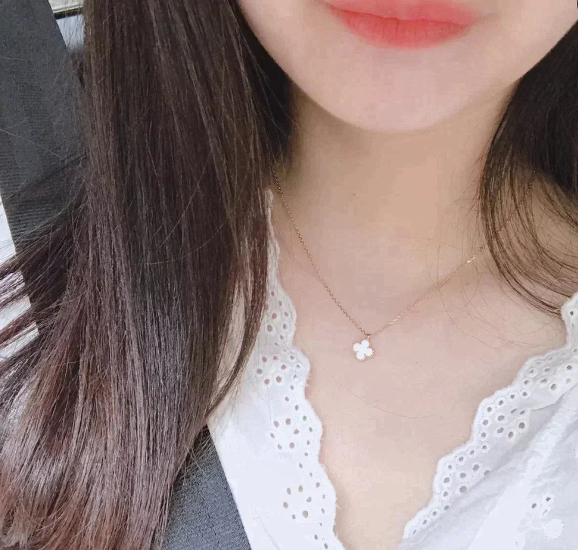 [⭐JeweliWhal]CLOVER MINI 9.5MM WHITE MOTHER-OF-PEARL NECKLACE