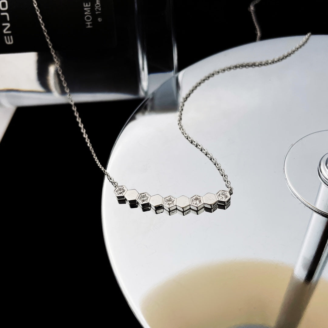 [⭐JeweliWhal]BEE MY LOVE DIAMOND NECKLACE