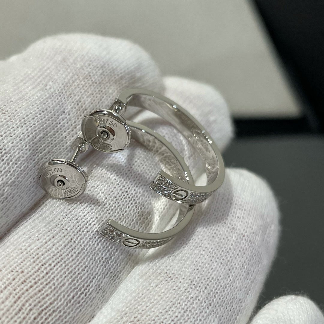[⭐JeweliWhal] أقراط أذن دائرية فضية بتصميم LOVE DIAMOND