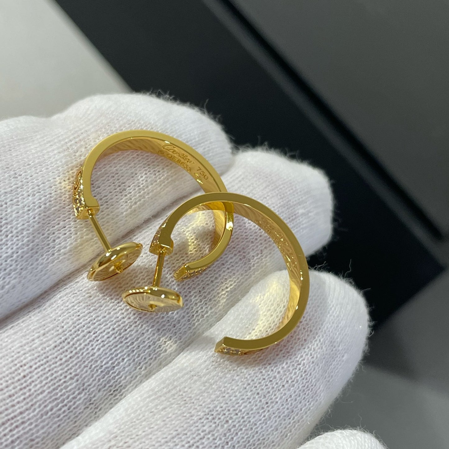 [⭐JeweliWhal]LOVE DIAMOND GOLD HOOP EARRINGS