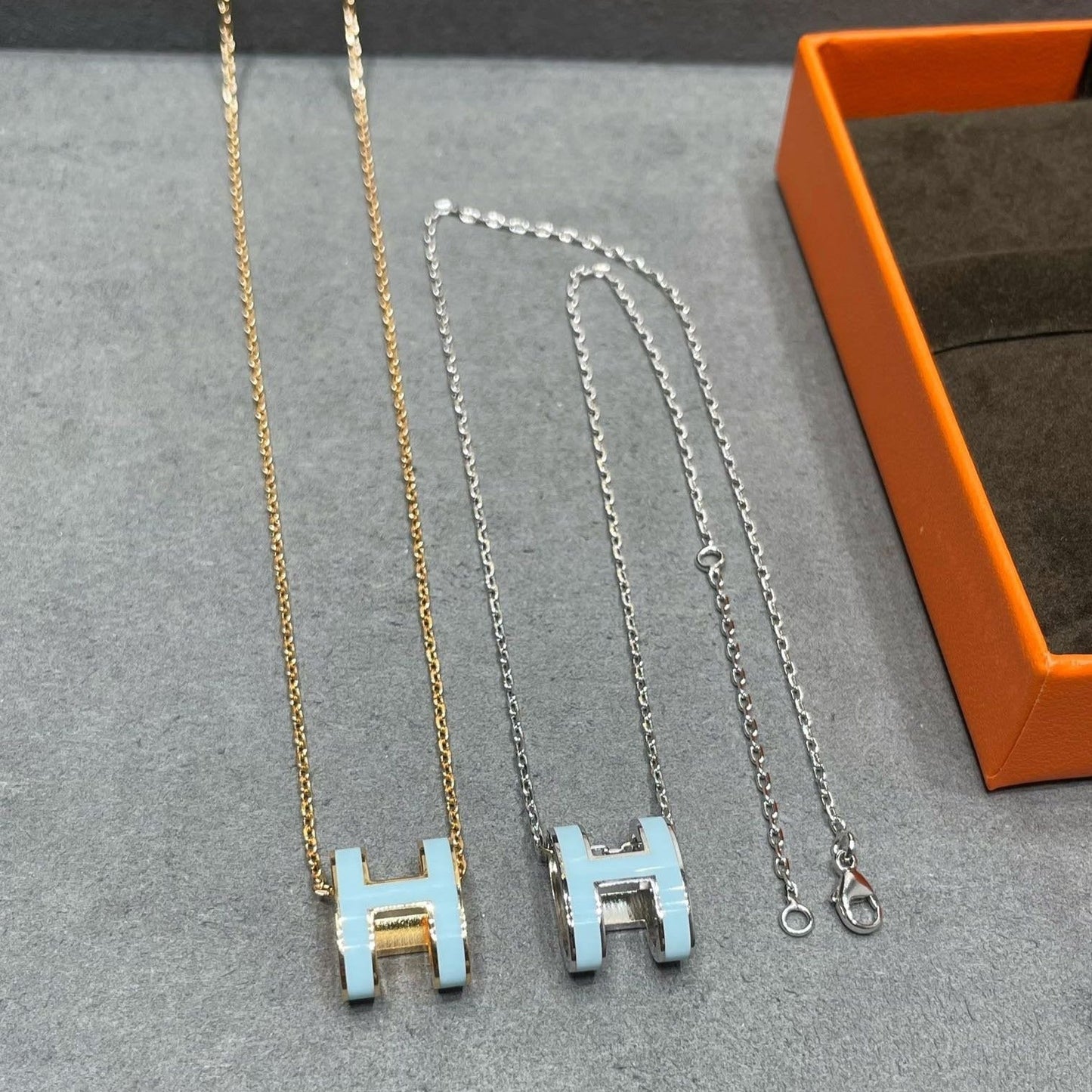 [⭐JeweliWhal] POP H SKY BLUE قلادة