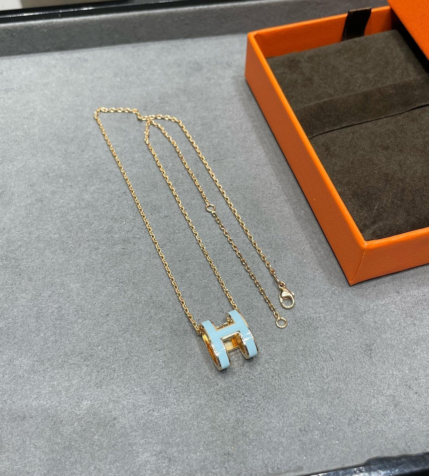 [⭐JeweliWhal] POP H SKY BLUE قلادة