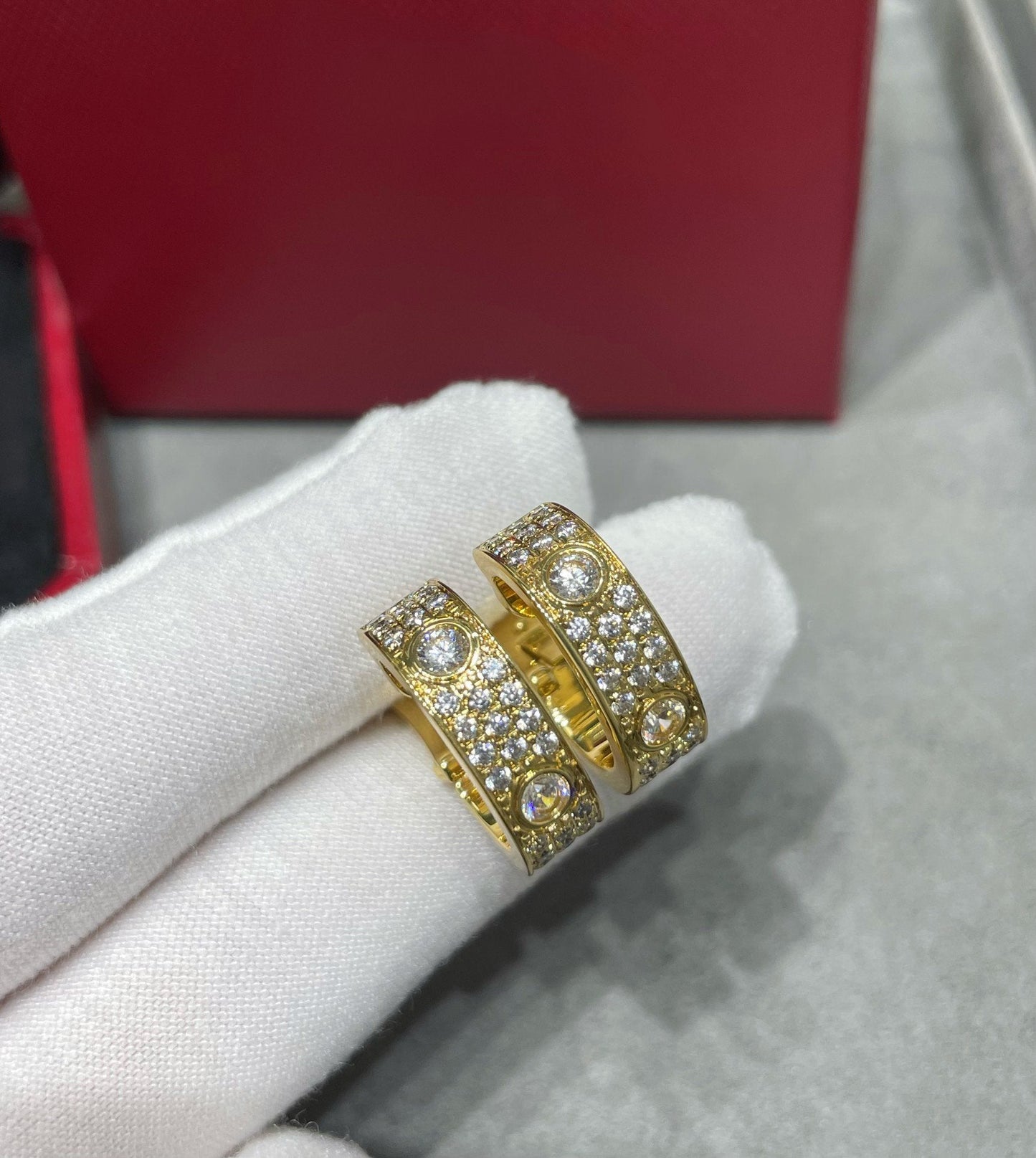 [⭐JeweliWhal]LOVE 5.5MM DIAMOND PAVED EARRINGS