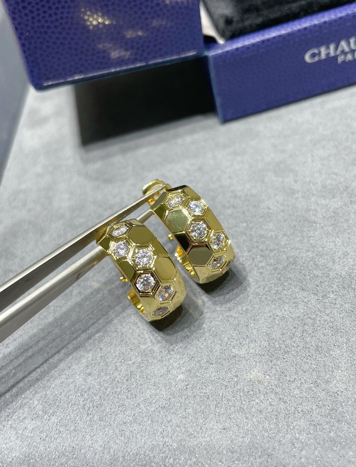 [⭐JeweliWhal]BEE LOVE DIAMOND HOOP EARRINGS