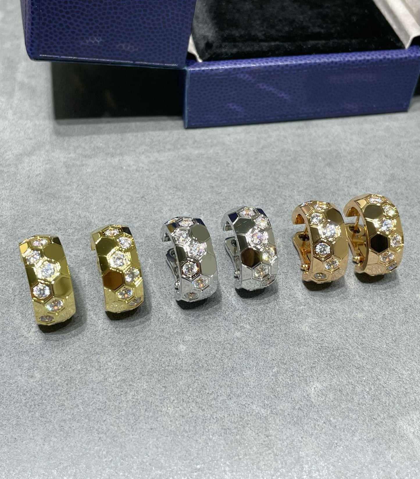 [⭐JeweliWhal]BEE LOVE DIAMOND HOOP EARRINGS