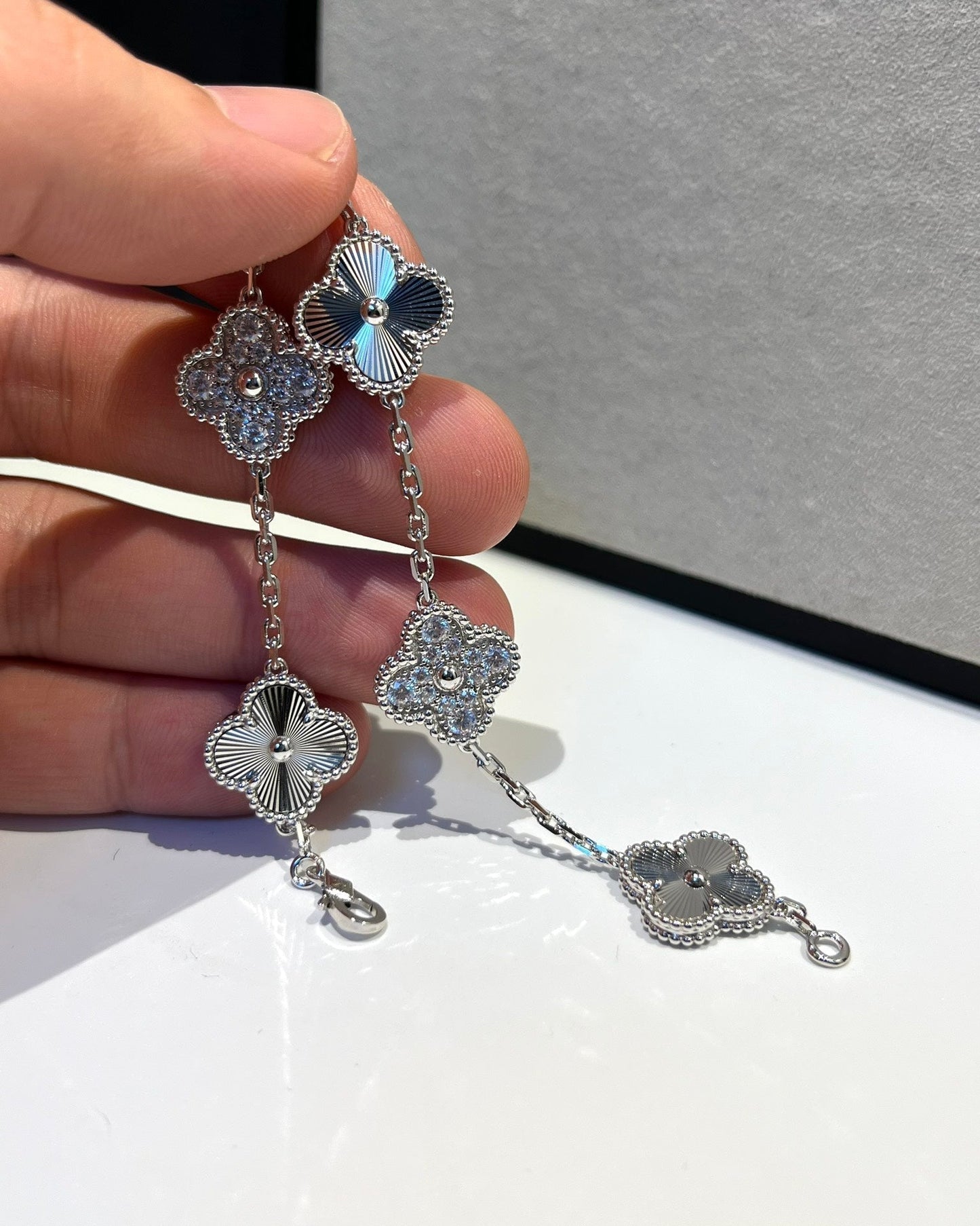 [⭐JeweliWhal] CLOVER 5 MOTIF LASER BRACELET COLLECTION