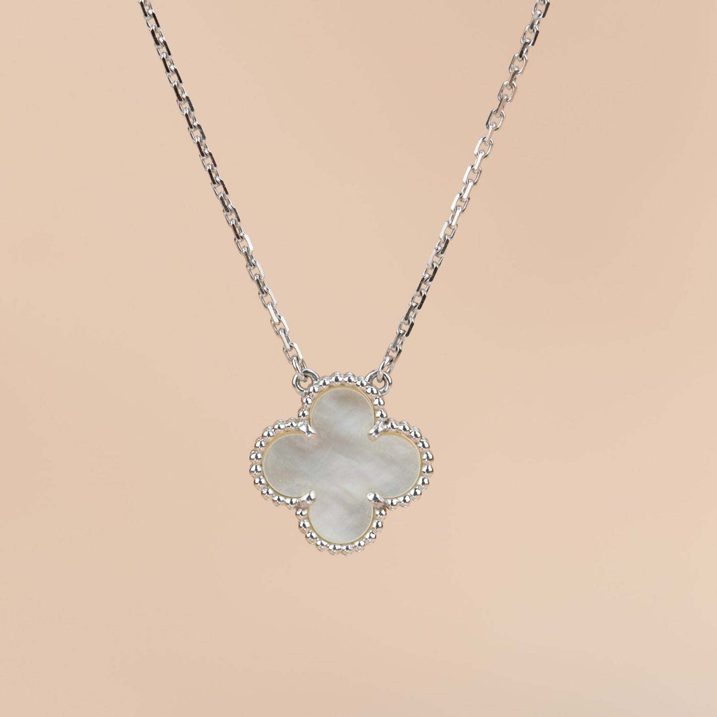 [⭐JeweliWhal]CLOVER  15MM WHITE MOTHER-OF-PEARL SILVER