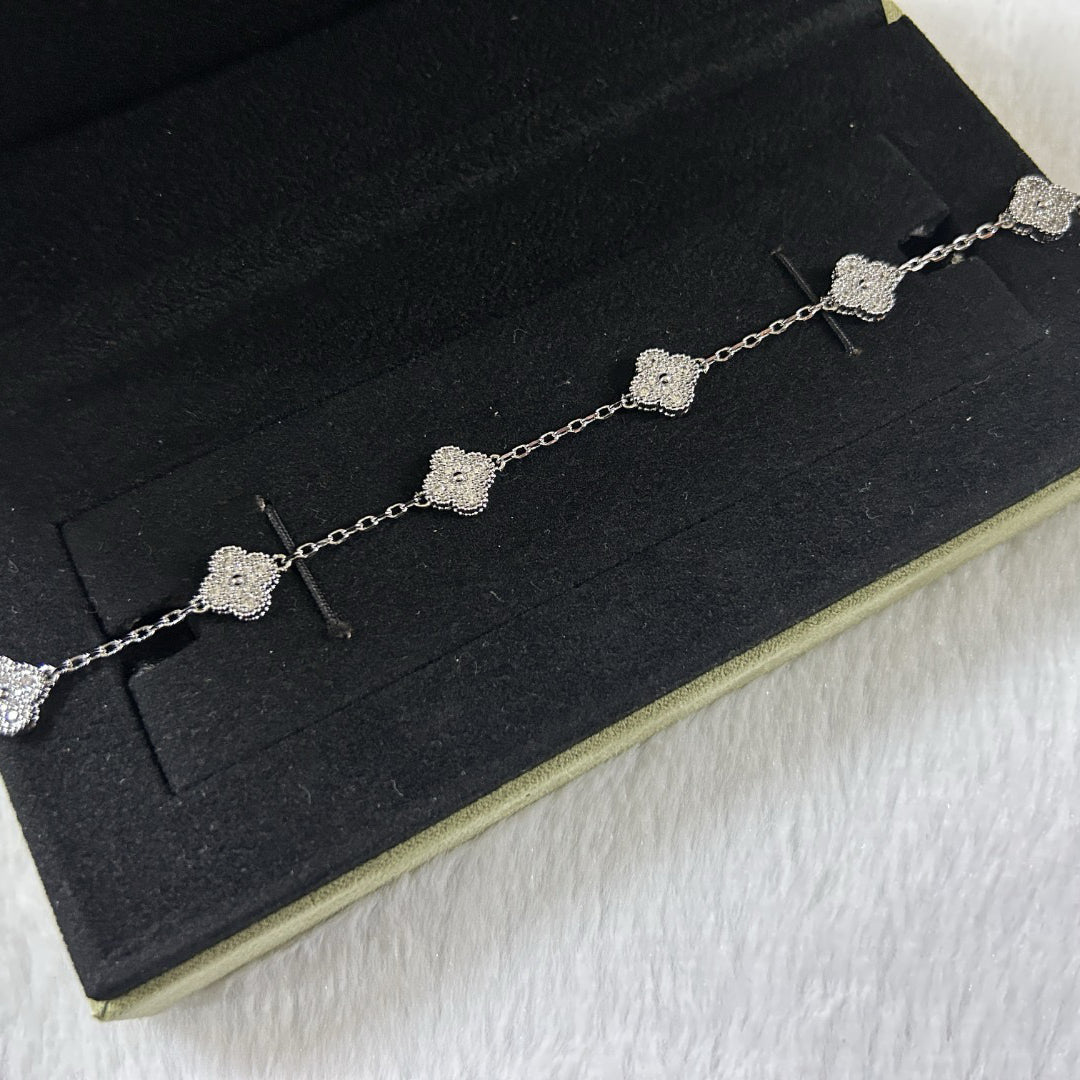 [⭐JeweliWhal]CLOVER 6 MOTIF DIAMOND BRACELET