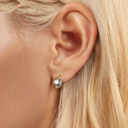 أقراط مرصعة بتصميم قطرة ماء لامعة على شكل دمعة لا تسبب الحساسية