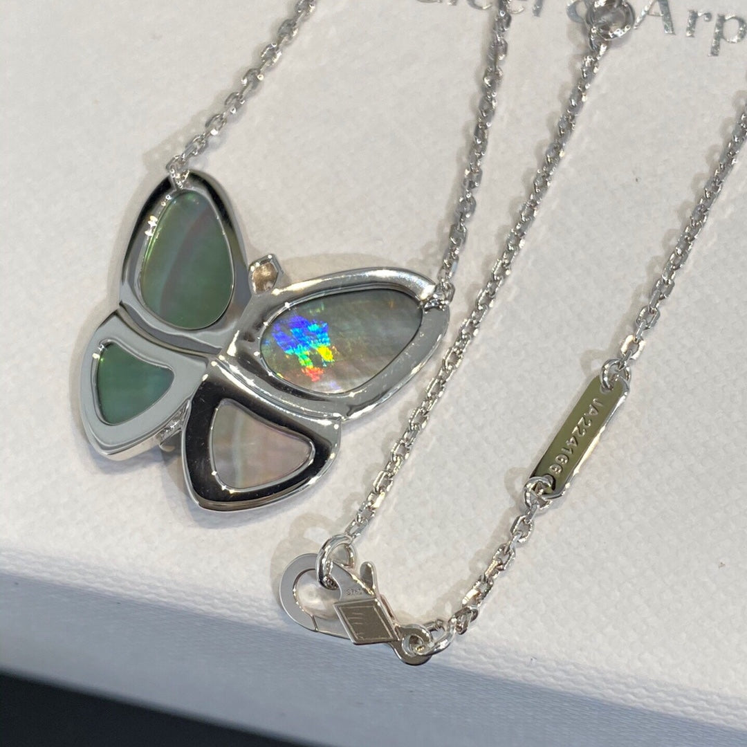 [⭐JeweliWhal]LARGE BUTTERFLY SILVER PENDANT DIAMOND NECKLACE