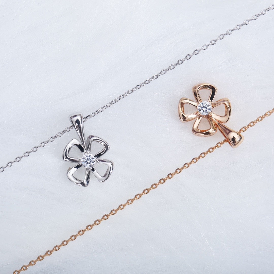 [⭐JeweliWhal]FIOREVER NECKLACE DIAMOND CENTER